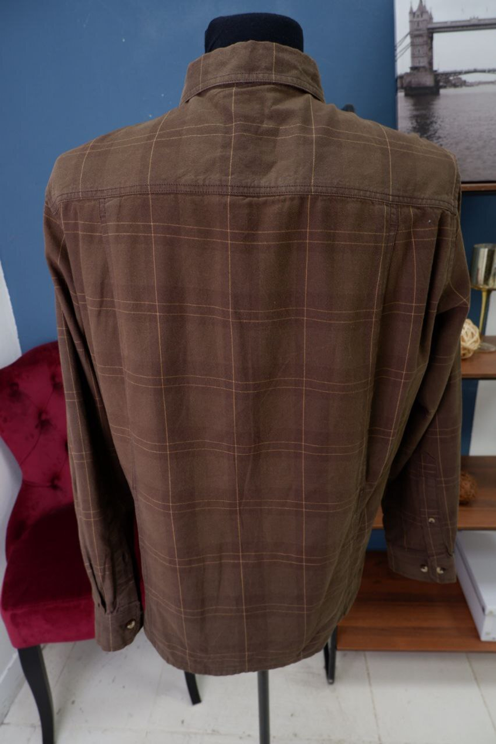 Рубашка темная в клетку 50-52 размер