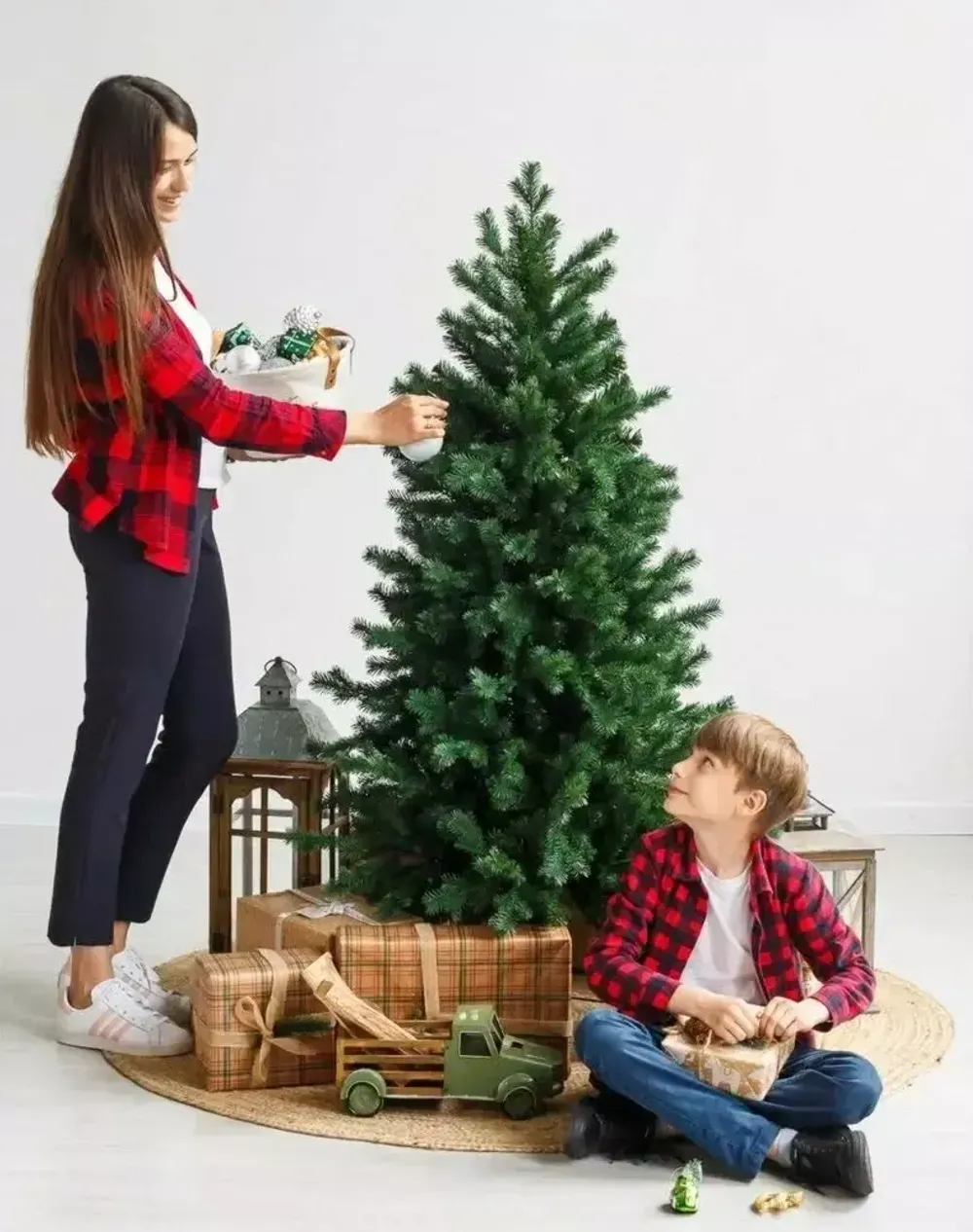 Искусственная узкая елка «Леман» (Литая+пвх) 210 см / 2,1 м