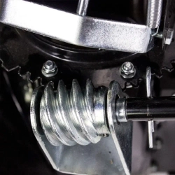 CHAMPION ST762E снегоуборщик бензиновый 6.5 л.с. ковш 62 см, выброс 14 м, 6 вперед/2 назад