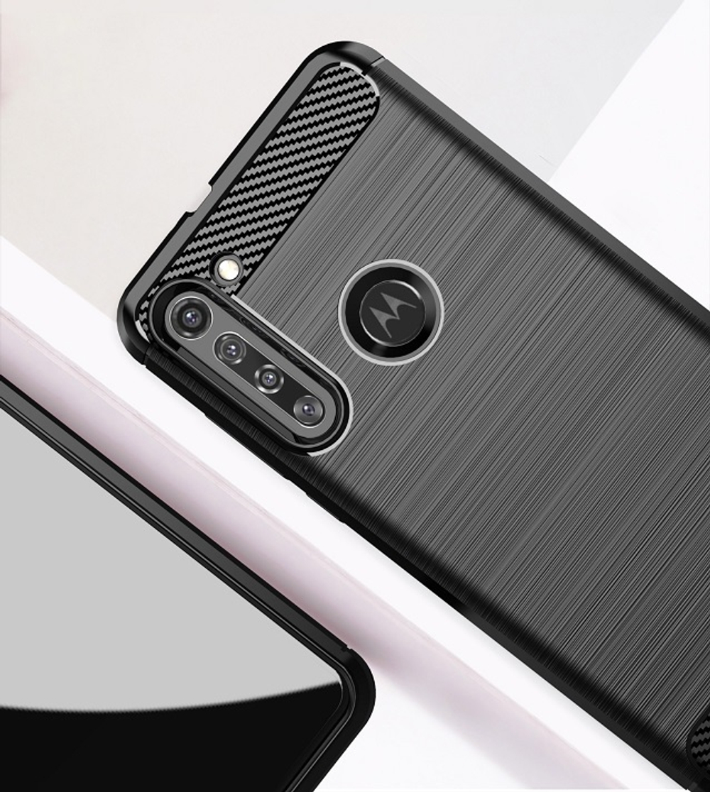 Мягкий защитный чехол в стиле карбон на Motorola G8, серия Carbon от Caseport