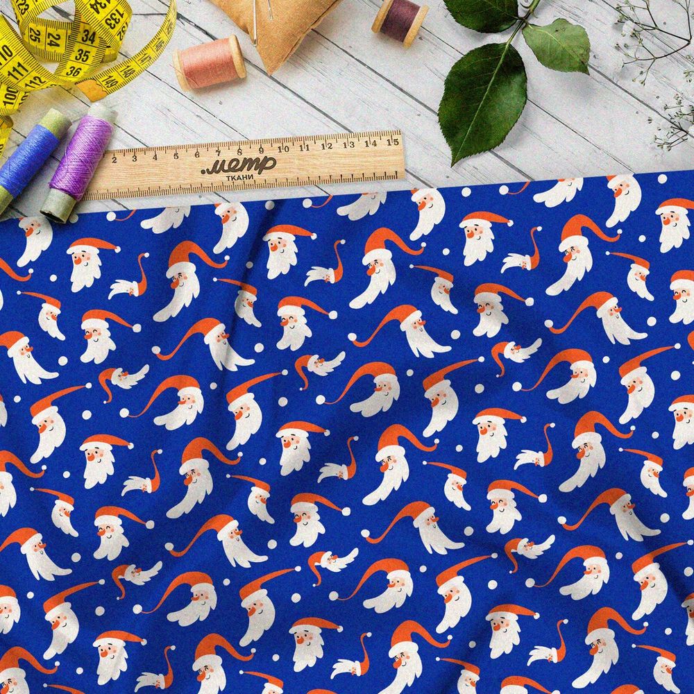 Ткань габардин мелкие санта-клаусы на синем фоне