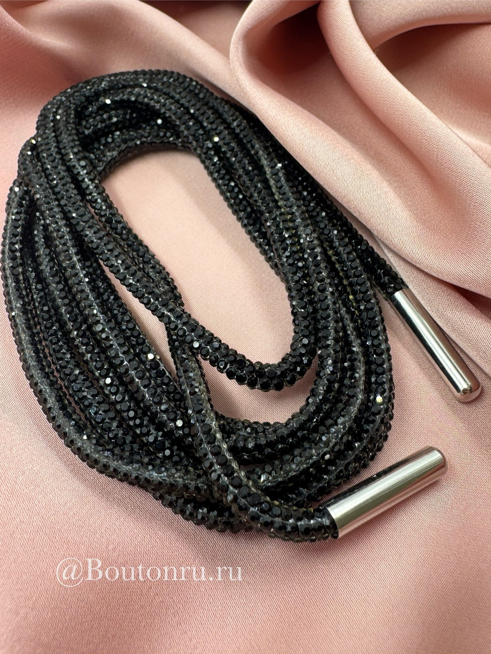 Шнур черный со стразами 1,4 м