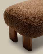 Пуф La Forma (ex Julia Grup) Cabana Taupe Boucle с ножками в отделке орех 65x55,4