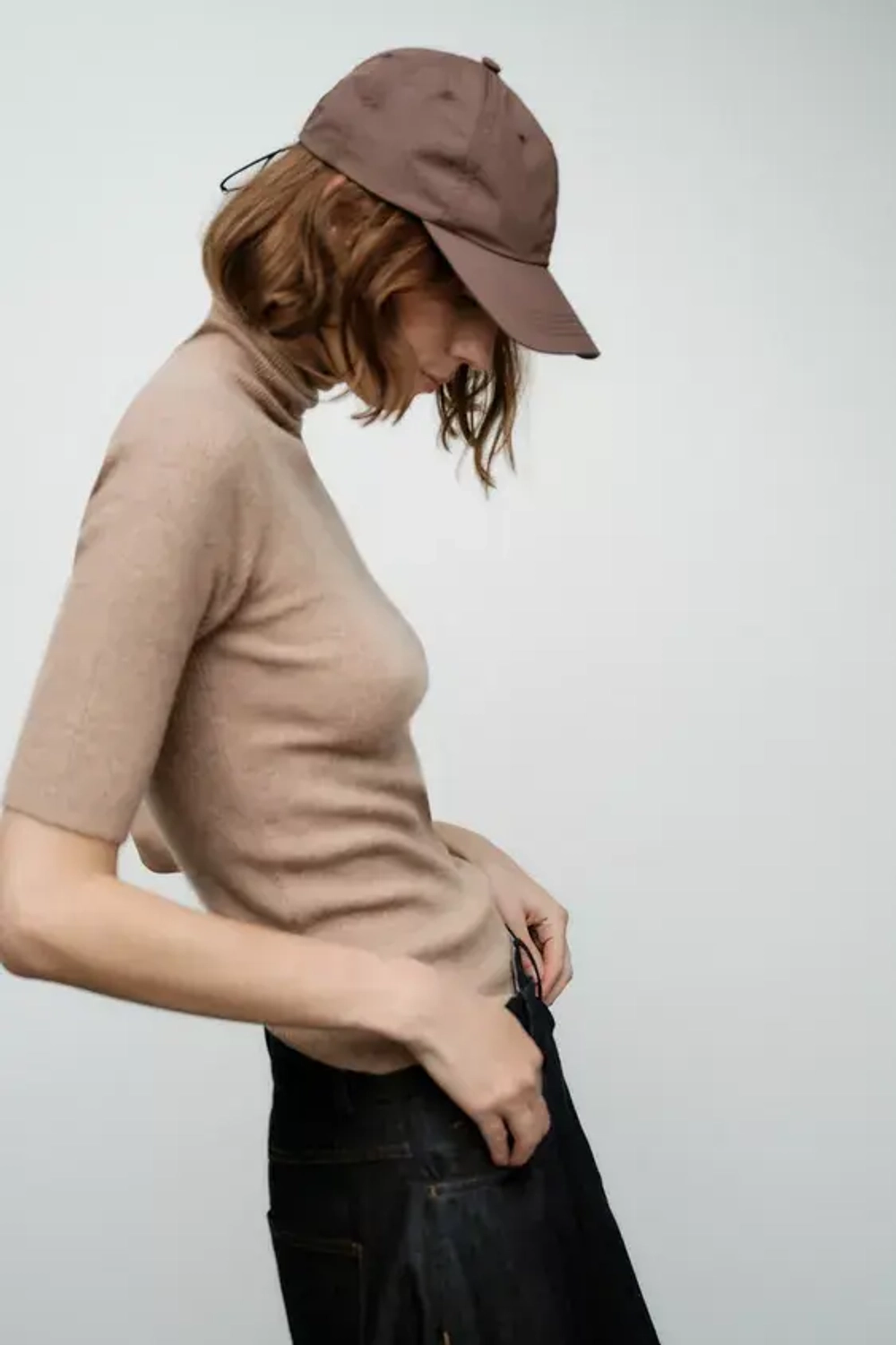 ZARA ТРИКОТАЖНЫЙ ТОП С ВЫСОКИМ ВОРОТНИКОМ, ТЕМНЫЙ БЕЖЕВО-КОРИЧНЕВЫЙ