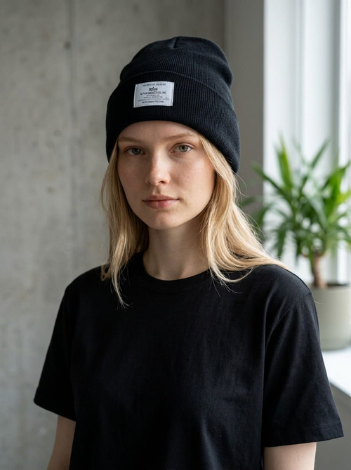 Шапка - Alpha Essential Beanie (черная)