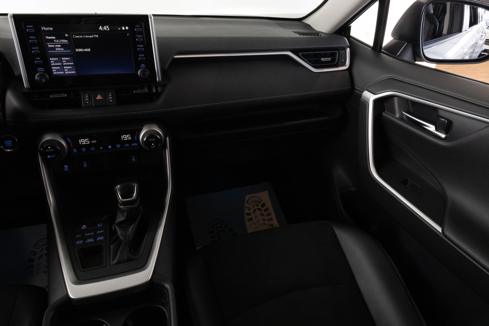 Toyota RAV4, 2020 год