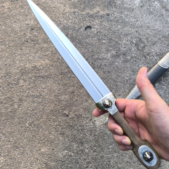 Кинжал Кавказский из стали 65х13 Орех (53см)