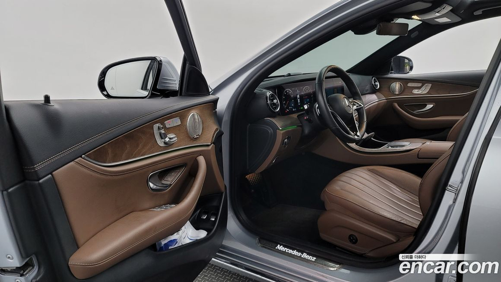 Mercedes-Benz E-Class W213 E300e 4MATIC Exclusive (04.2023)
