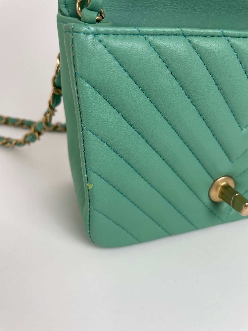 Сумка Chanel Chevron Mini Classic Flap Bag
