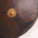 Круглый кожаный щит калкан (каз. қалқан) или «дхал»