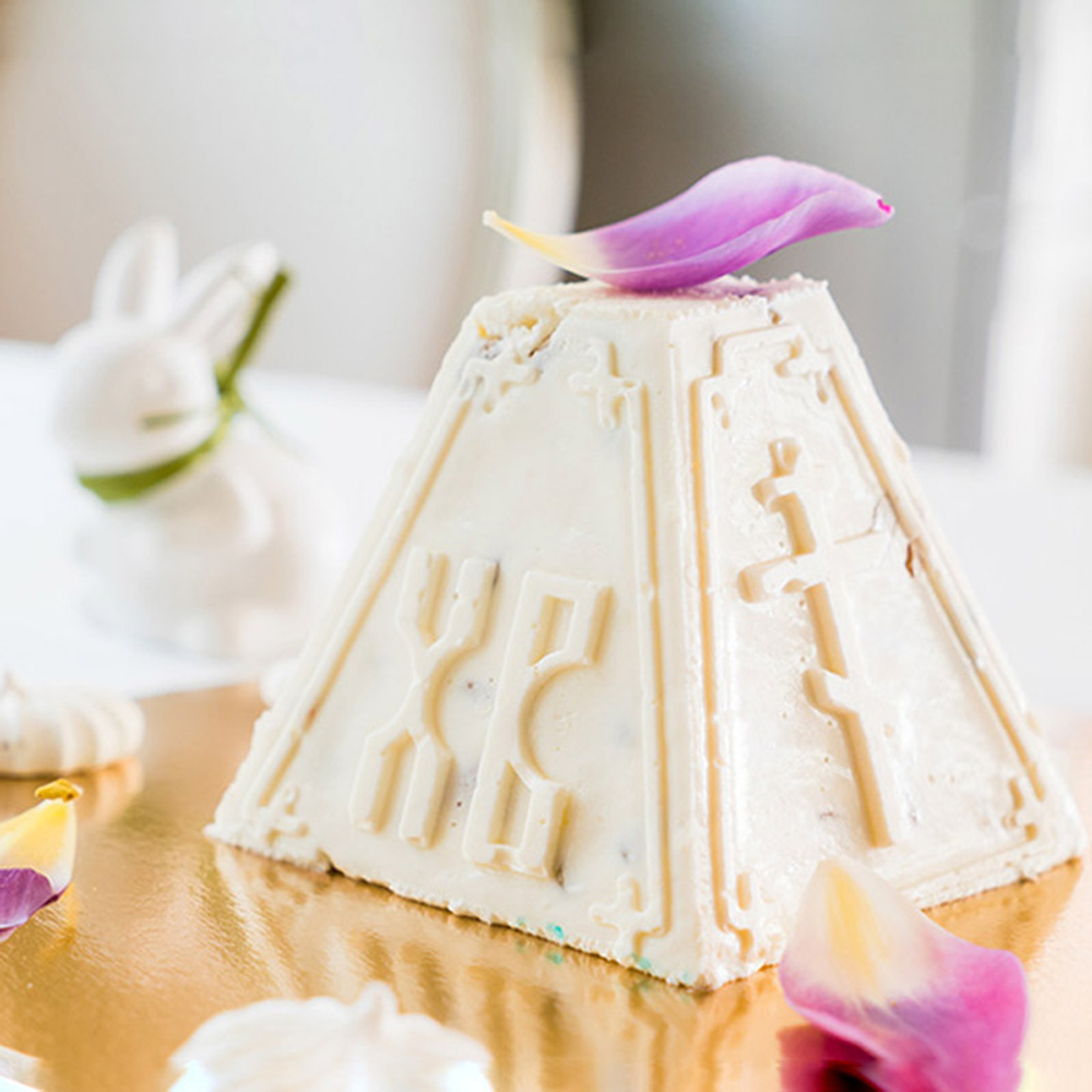 Форма Творожная Пасха №1, пластиковая 11*11,5см (Россия)