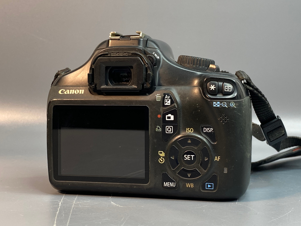 Canon 1100D Body 75.377 Кадров