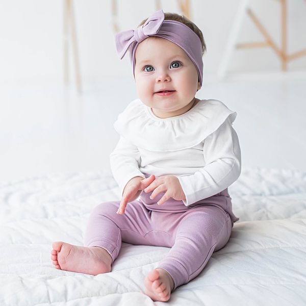 Ползунки с открытой ножкой и рюшей 