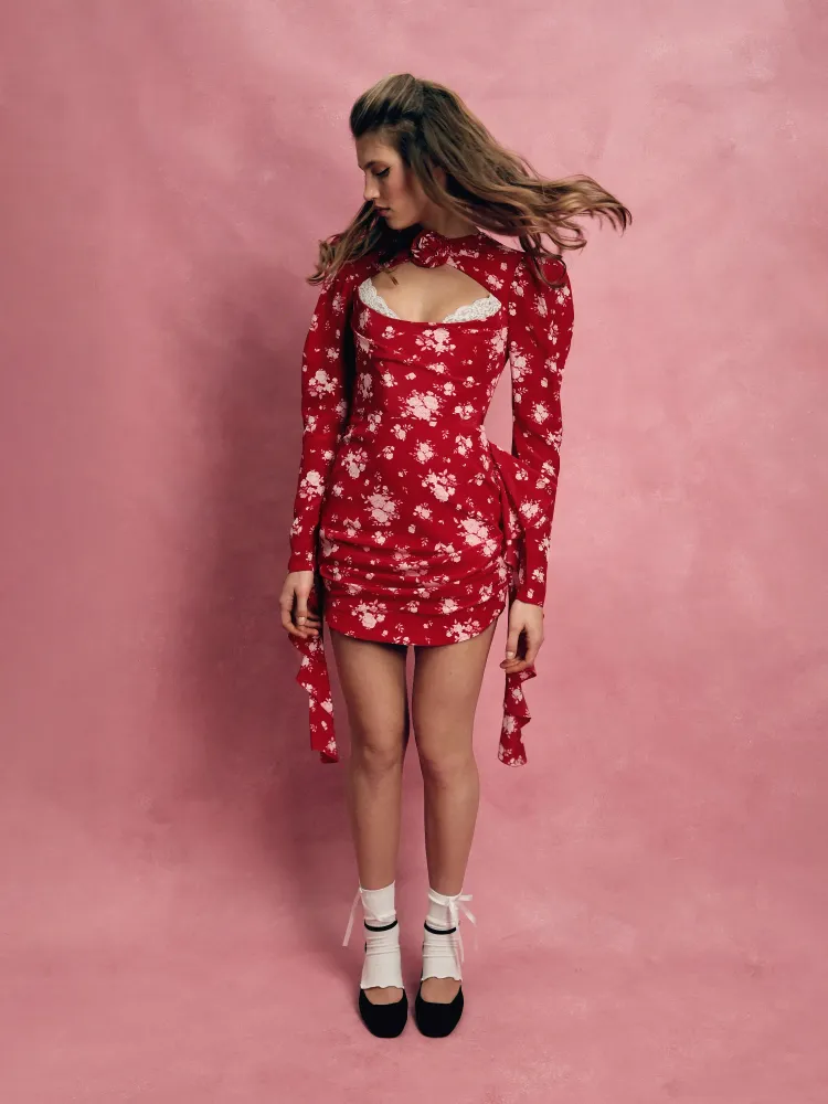 Macy, платье мини из красного крепдешина с цветочным принтом