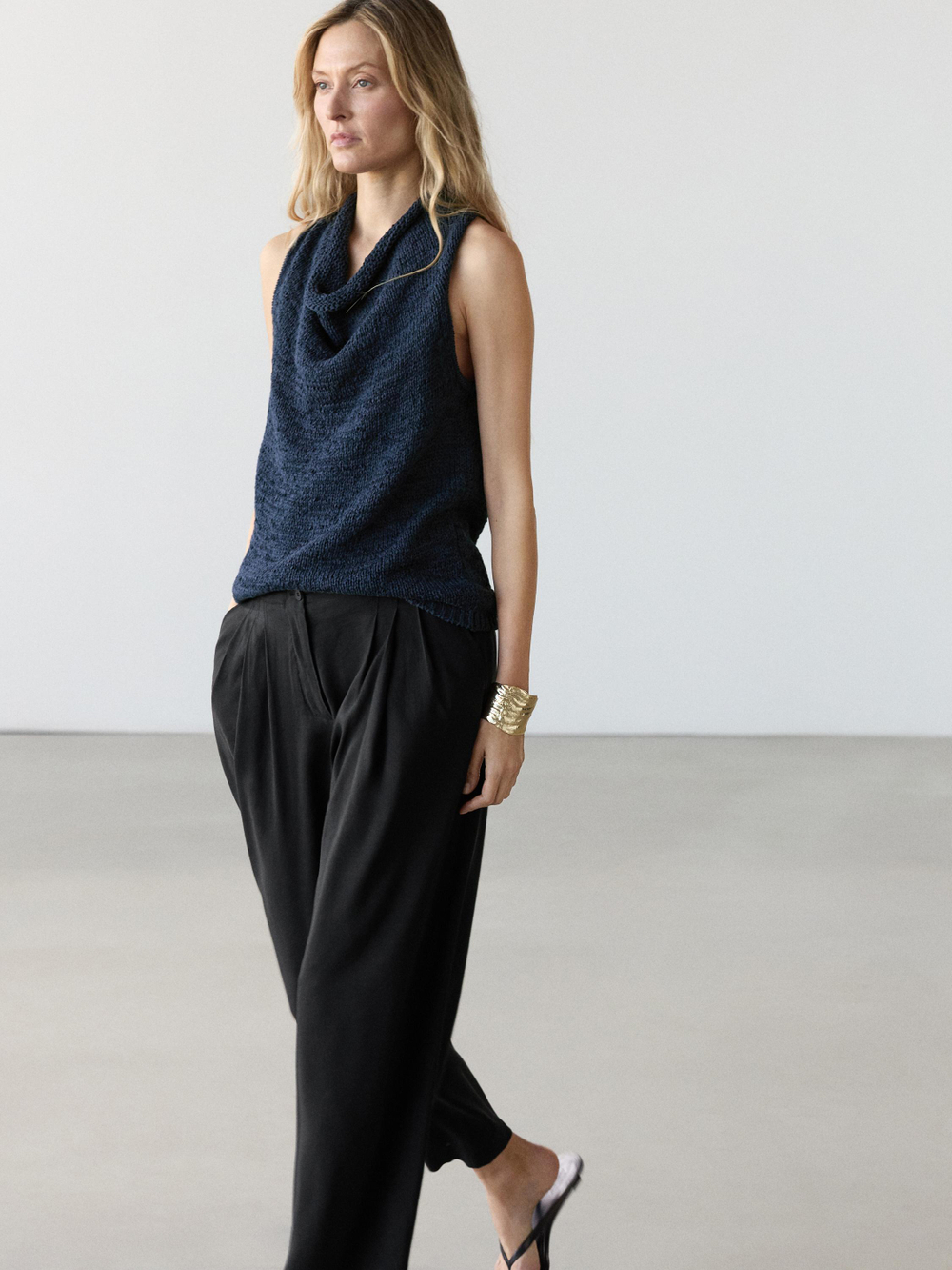 Massimo Dutti Свободные брюки из смесовой льняной ткани, черный