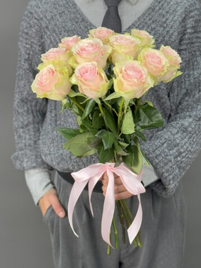 Монобукет из 11 нежно-розовых роз