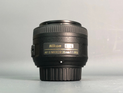Nikon 35mm f/1.8G AF-S DX Nikkor