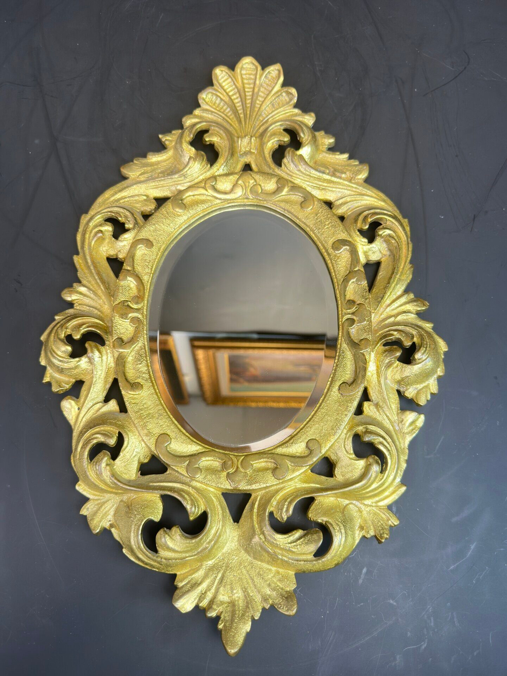 Массивное бронзовое зеркало