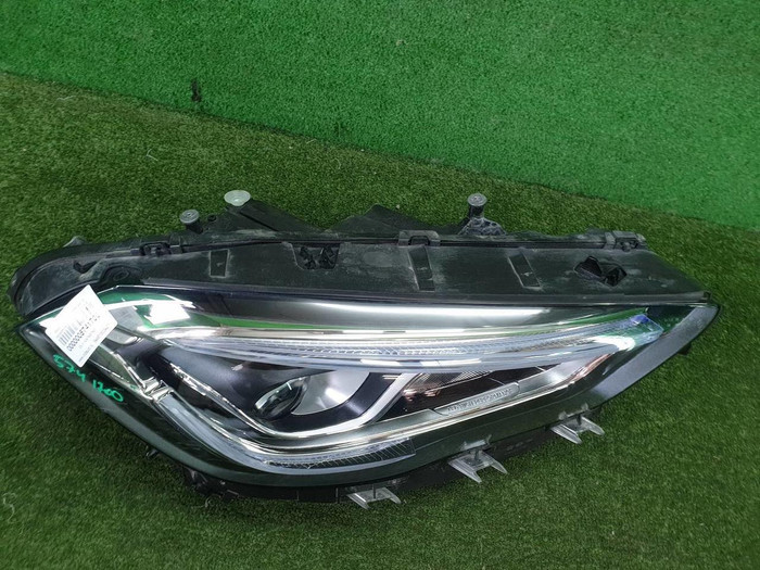 Фара правая Mercedes GLA H247 (2020-2023) LED