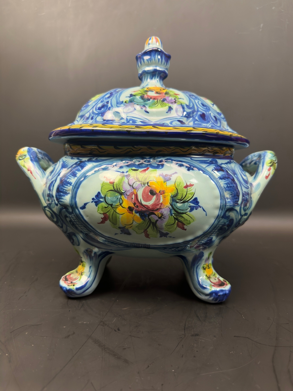 Ваза с ручками