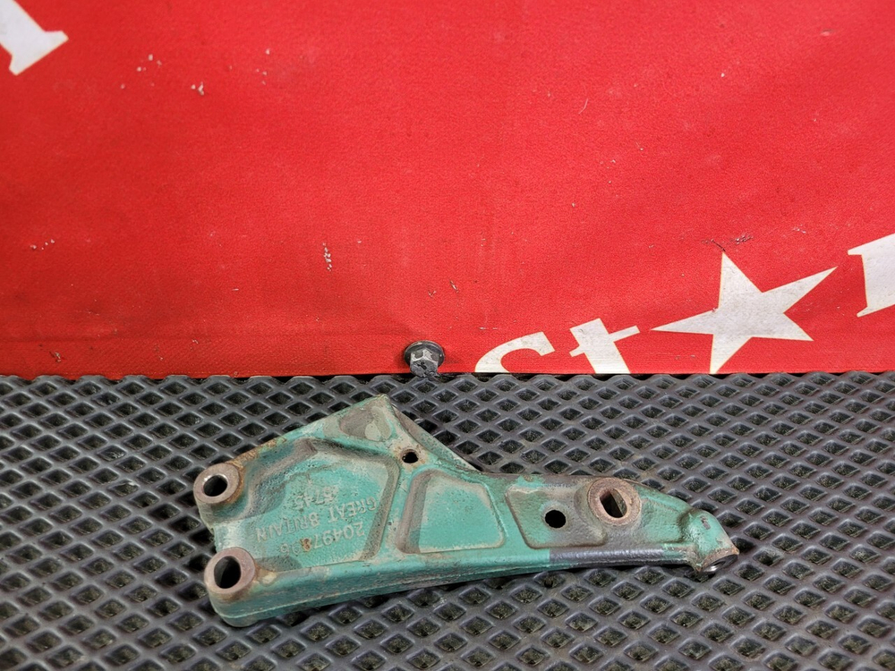 Кронштейн ролика натяжителя