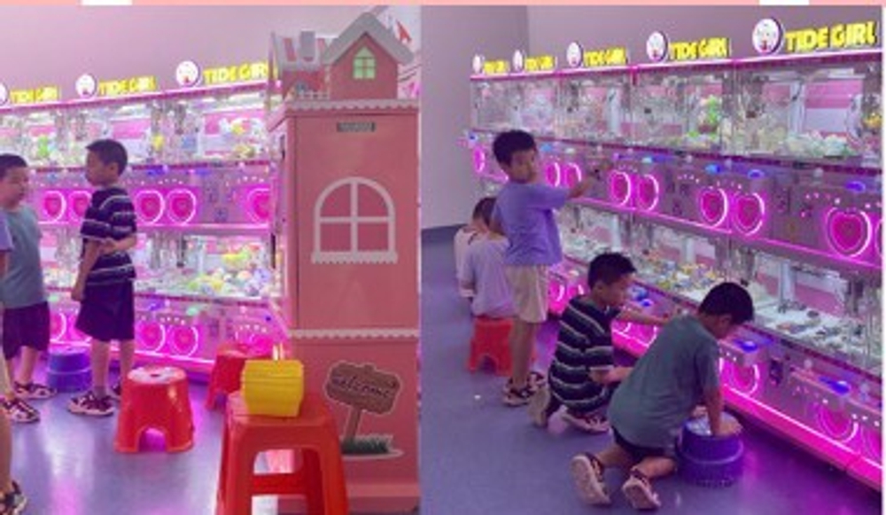 Автомат с игрушками LOVE NET RED 4- PERSON DOLL MACHINE