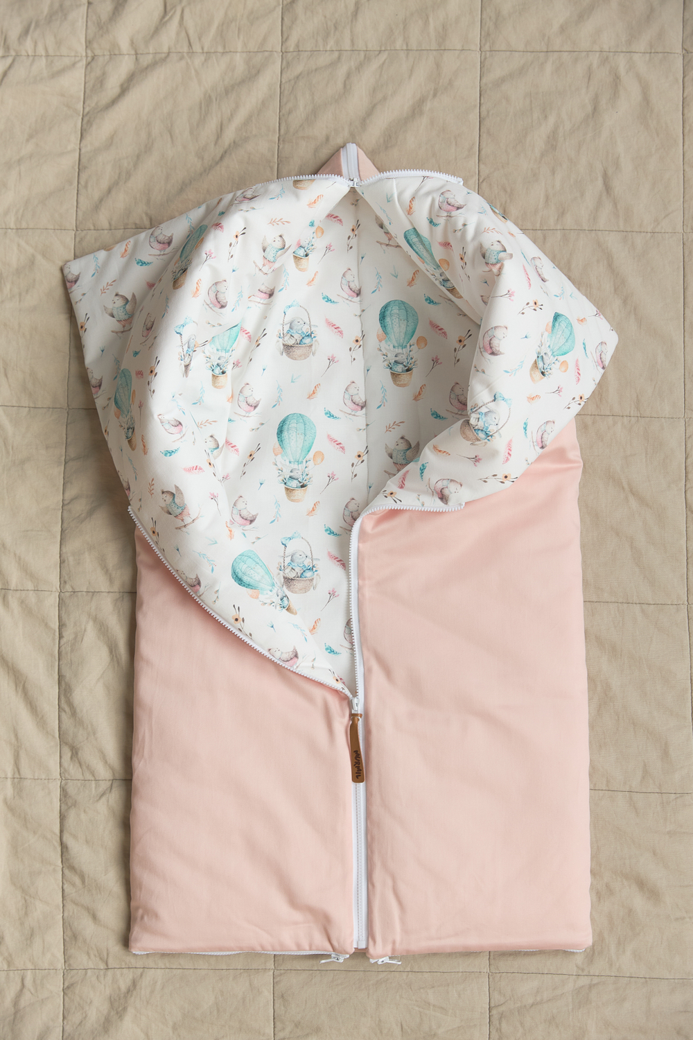 Комплект на выписку Зайчики на воздушных шарах (пудра)/Розовый (5 предметов)