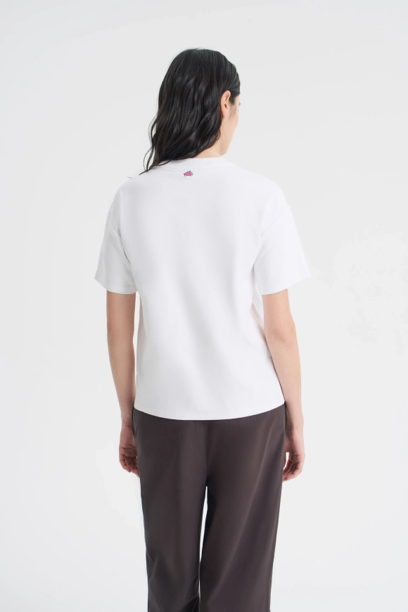 Футболка с вышивкой