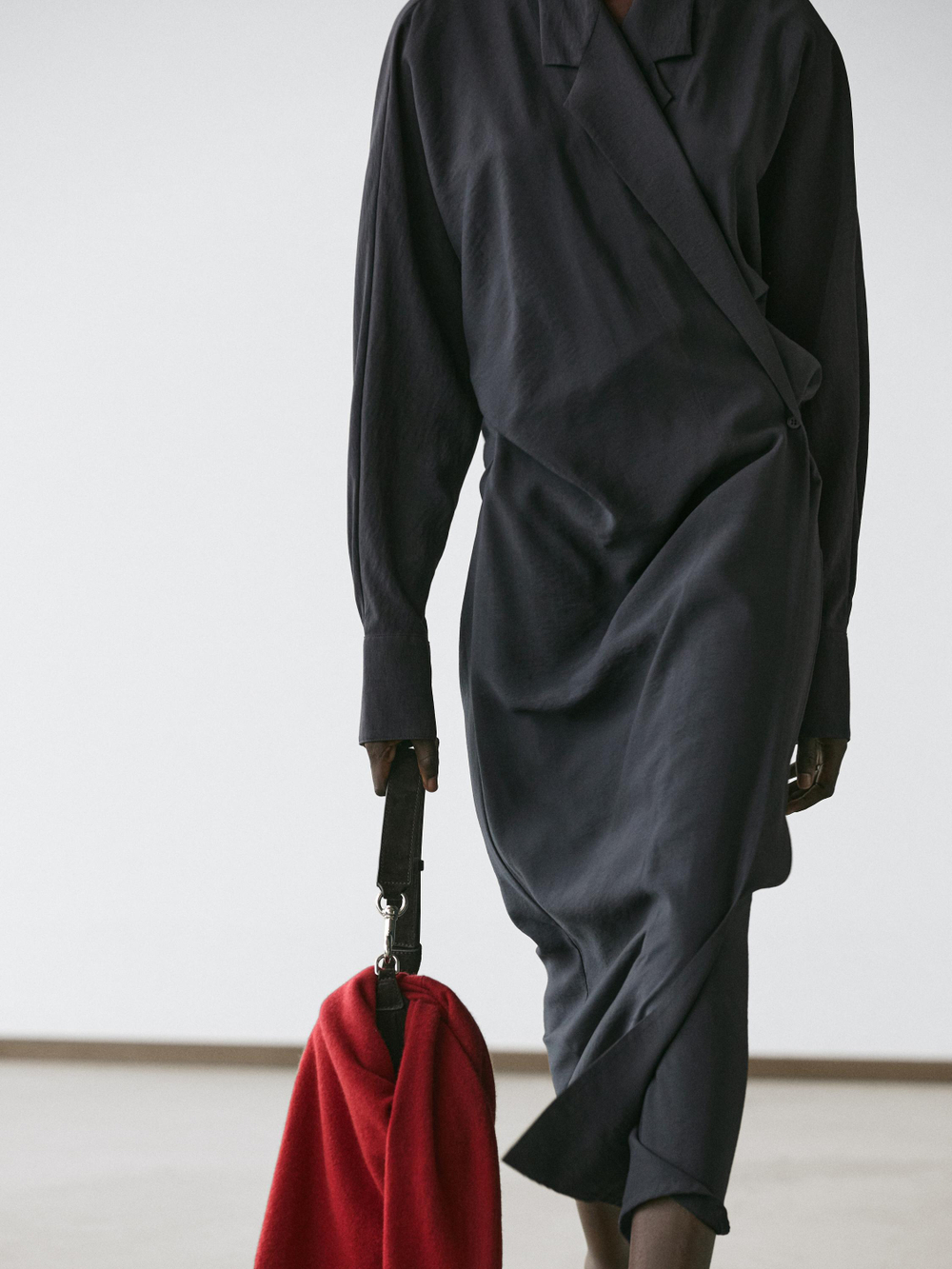 Massimo Dutti Платье миди с драпировкой, свинцовый