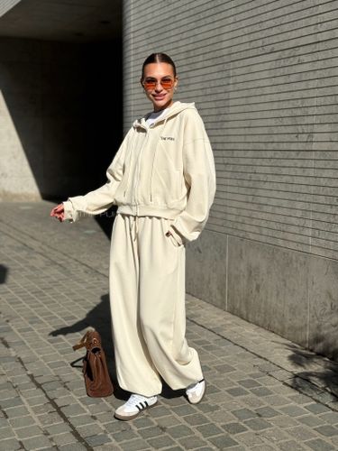 Бежевый хлопковый спортивный костюм