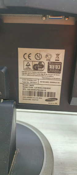 Монитор Samsung SyncMaster 940N