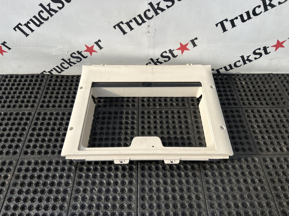 Рамка люка 2023г