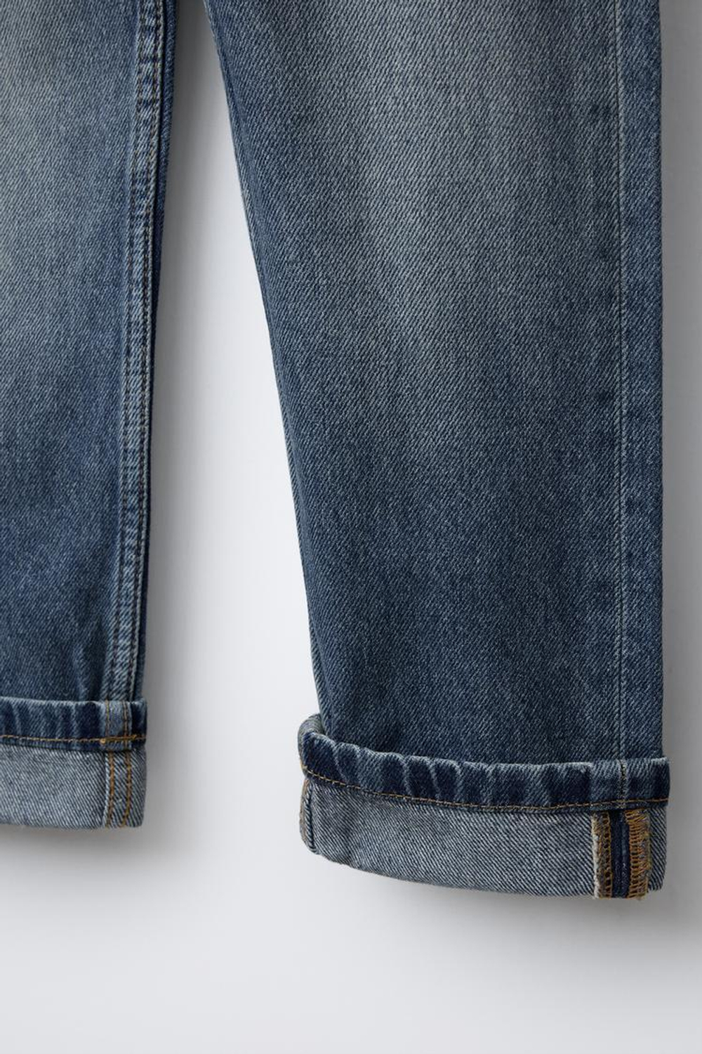 ZARA ДЖИНСЫ ПРЯМОГО КРОЯ, ВЫЦВЕТШИЙ СИНИЙ