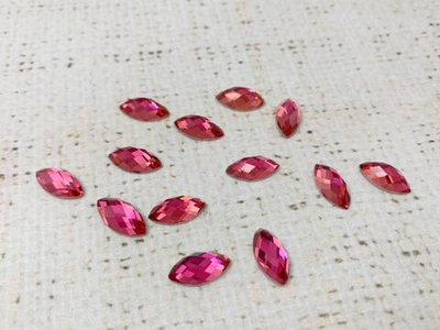 Стразы стекло клеевые, р. 1,2х0,5 см, малиновый