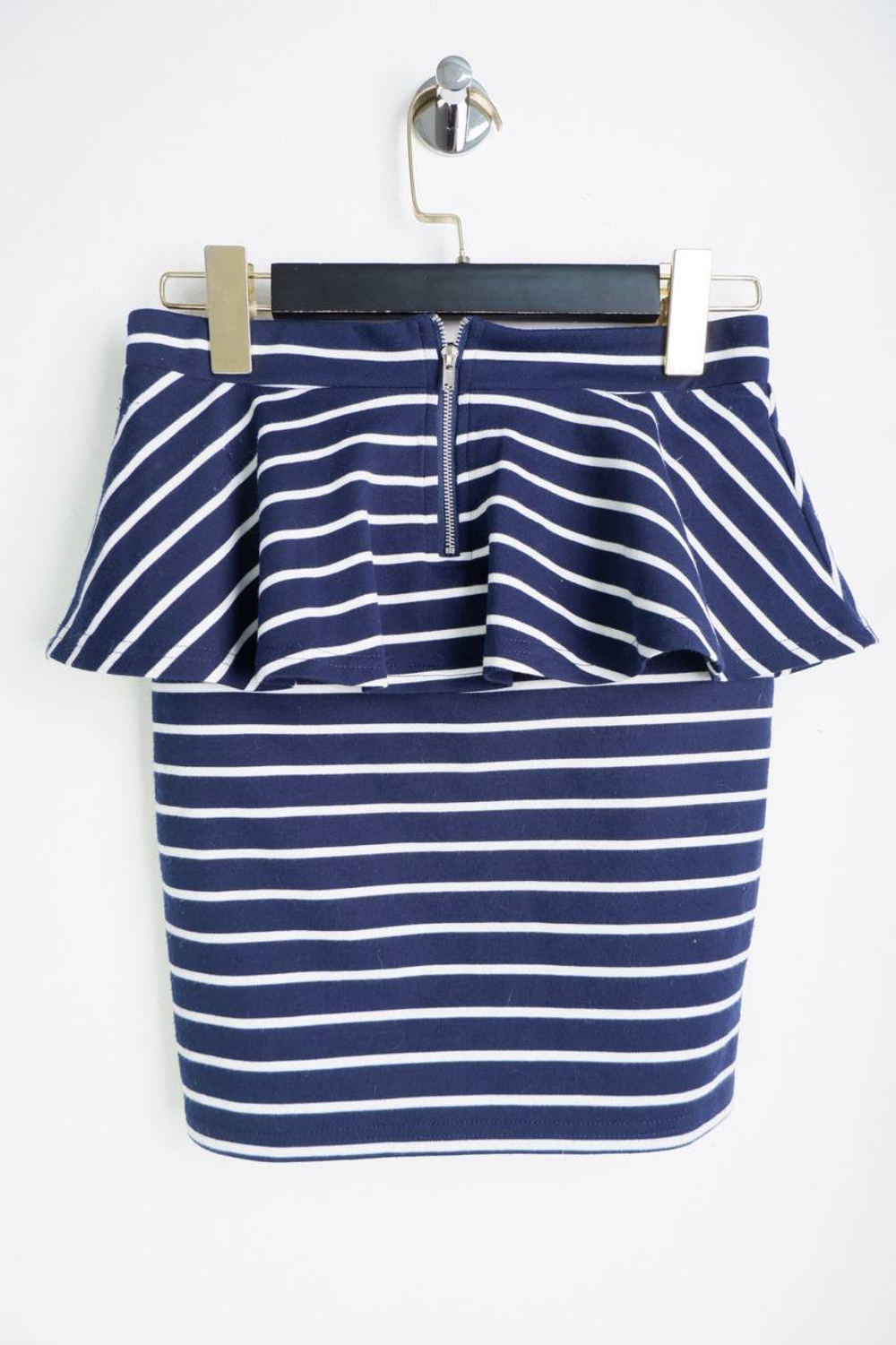 Юбка Zolla с баской, маркировка S, визуально на 44 размер