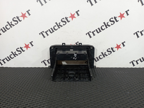 Крепление магнитолы