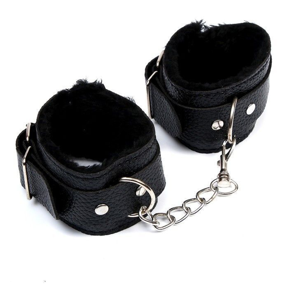 Черные наручники с меховой подкладкой (Цвет: черный)