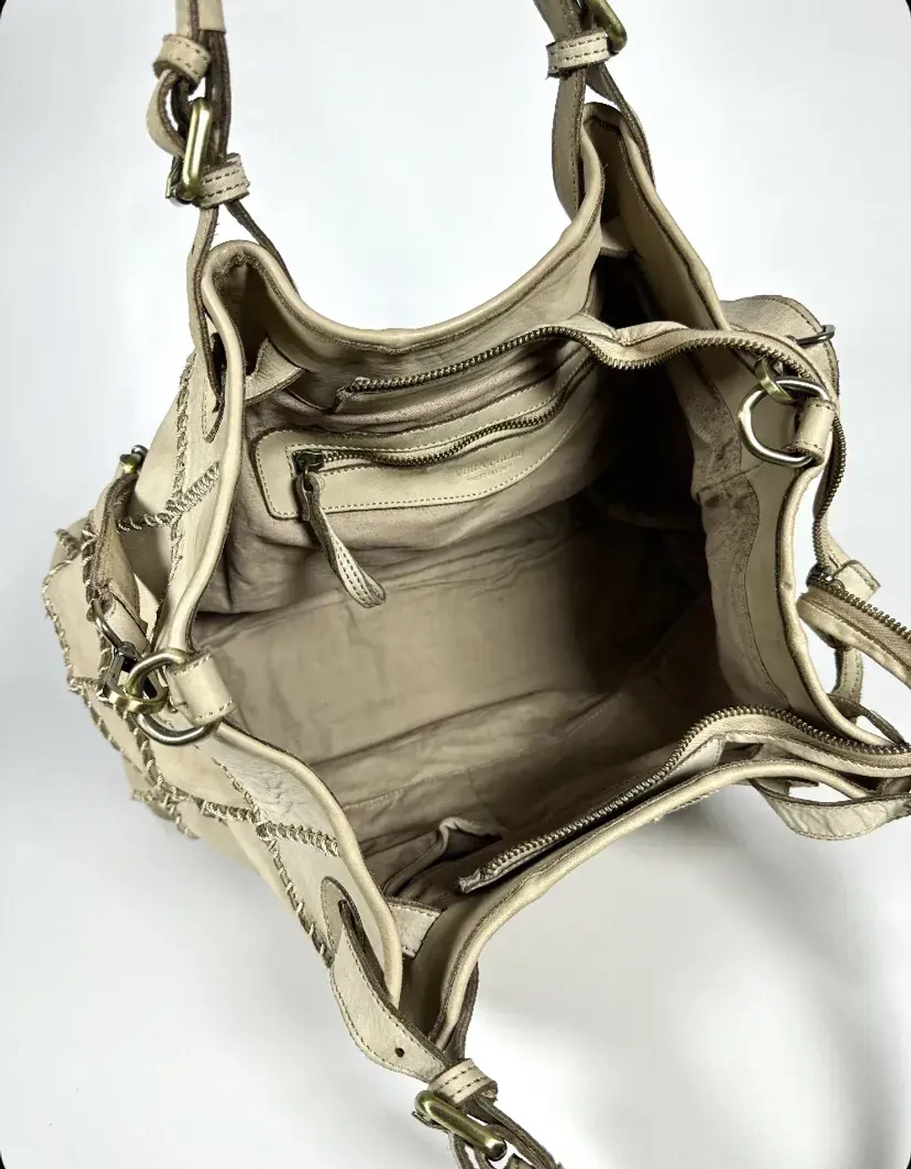 Женская сумка из натуральной винтажной кожи цвета ivory