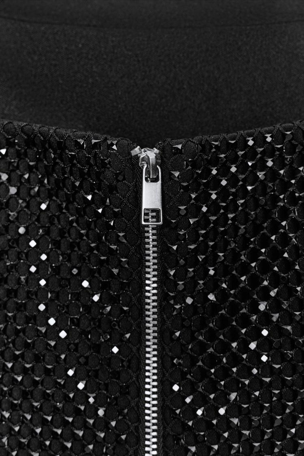 ZARA СЕТЧАТЫЙ ТОП С БУСИНАМИ, ЧЕРНЫЙ