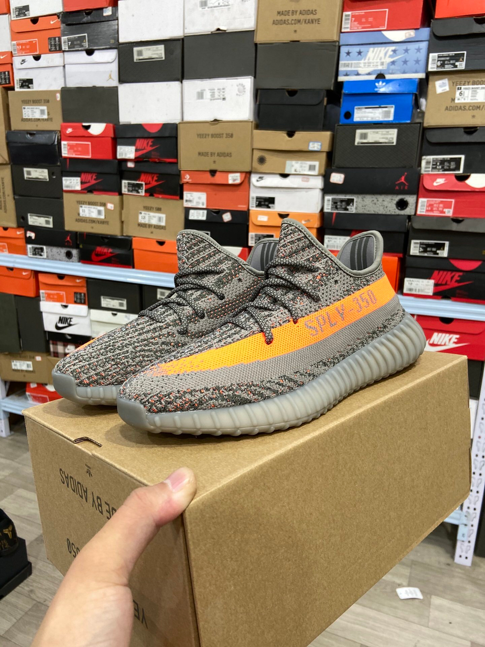 Купить  adidas Yeezy Boost 350 V2 "Beluga Reflective"