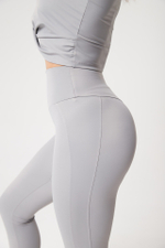 Легинсы с высокой талией