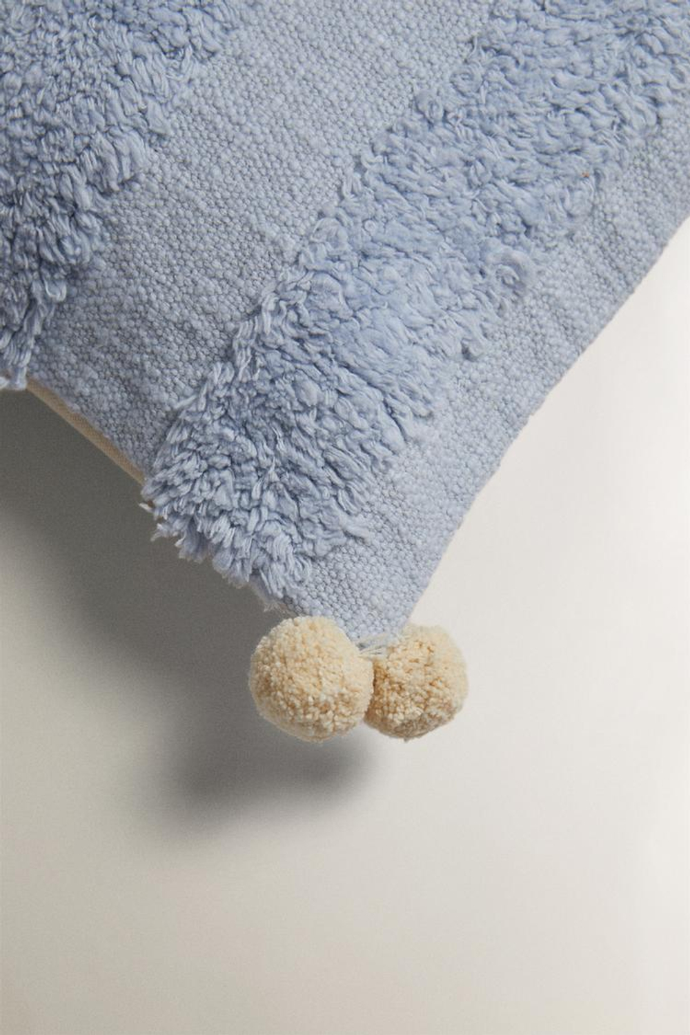ZARA HOME ЧЕХОЛ ДЛЯ ДЕКОРАТИВНОЙ ПОДУШКИ С ПОМПОНОМ, СИНИЙ
