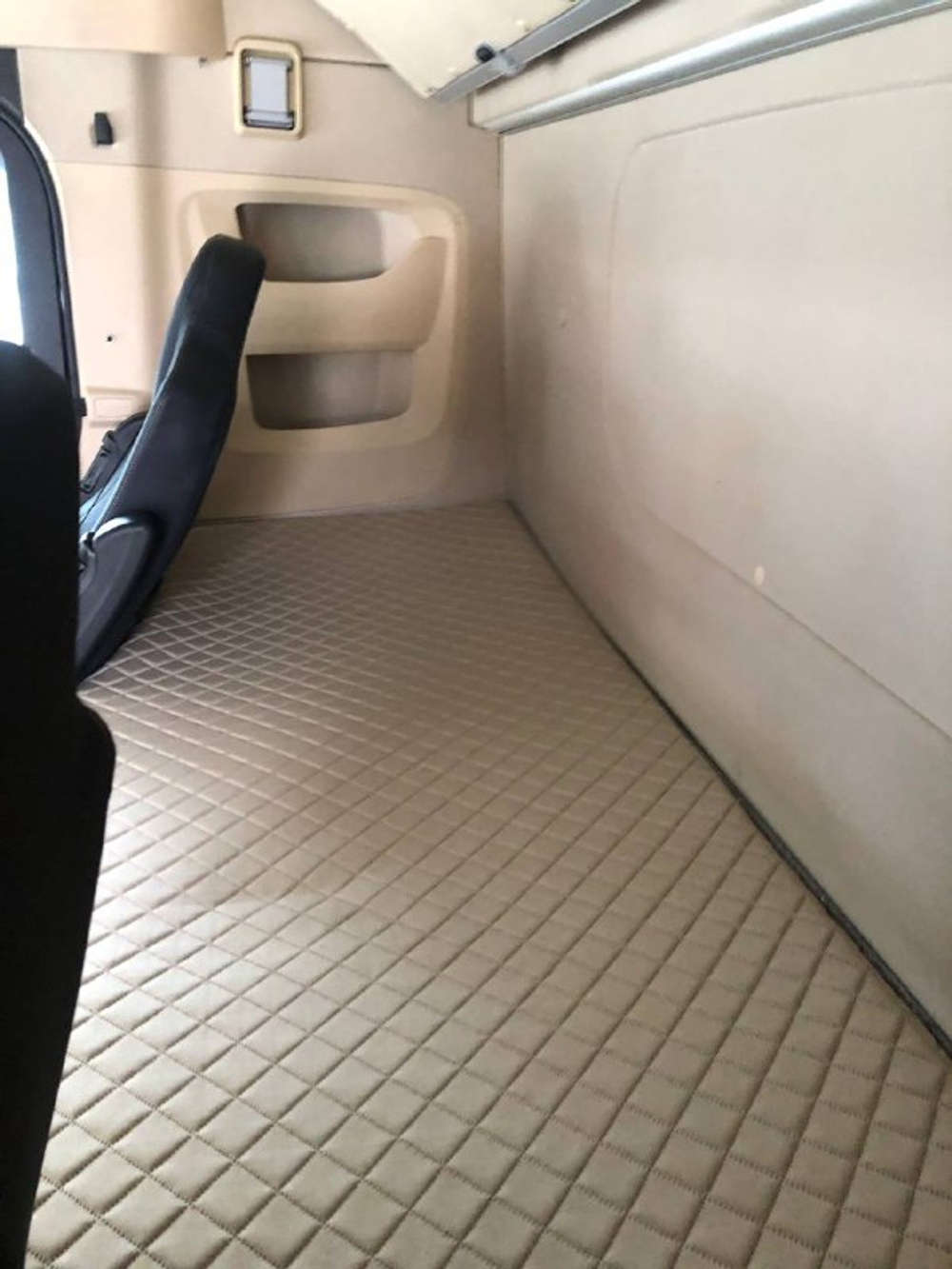 Shacman (Shaanxi) SX* 4x2 Седельный тягач SX4188YY381 (Дизельный, 12,5 л, 473 л.с., АТ)