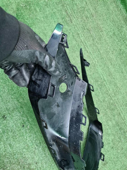 Накладка переднего бампера правая Hongqi HS5 19-нв