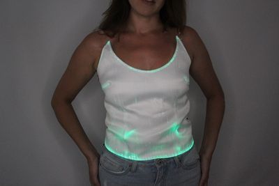 Светящийся женский топ