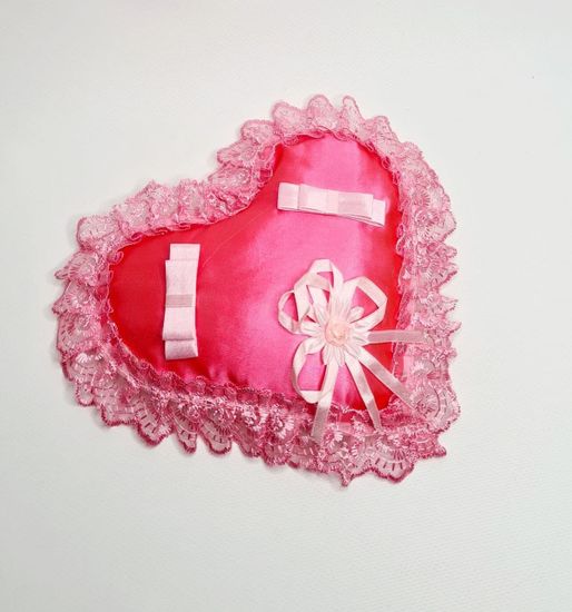 Подушечка для колец в виде сердца