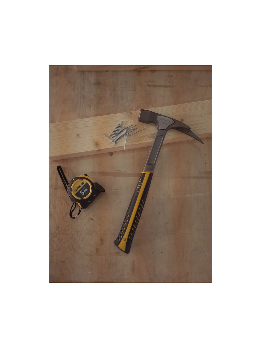 Плотницкий цельнокованый молоток Inforce 600 г 06-16-07