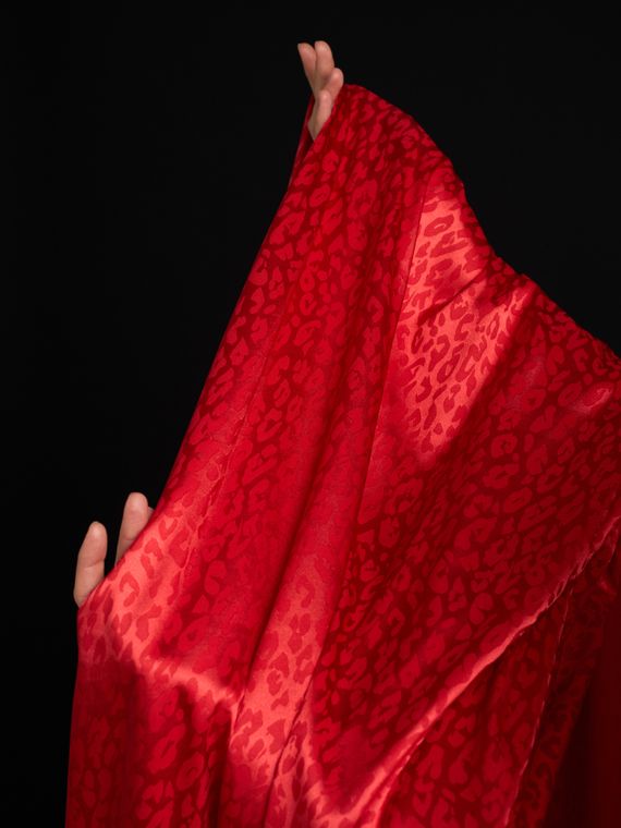 Ткань шелк Армани Жаккард, арт.1885, дизайн &quot;лео&quot;, красный алый