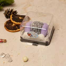 Мини дракон в рукавичках