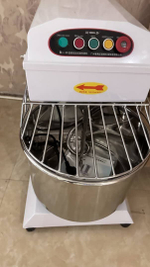 Профессиональный планетарный миксер 30L